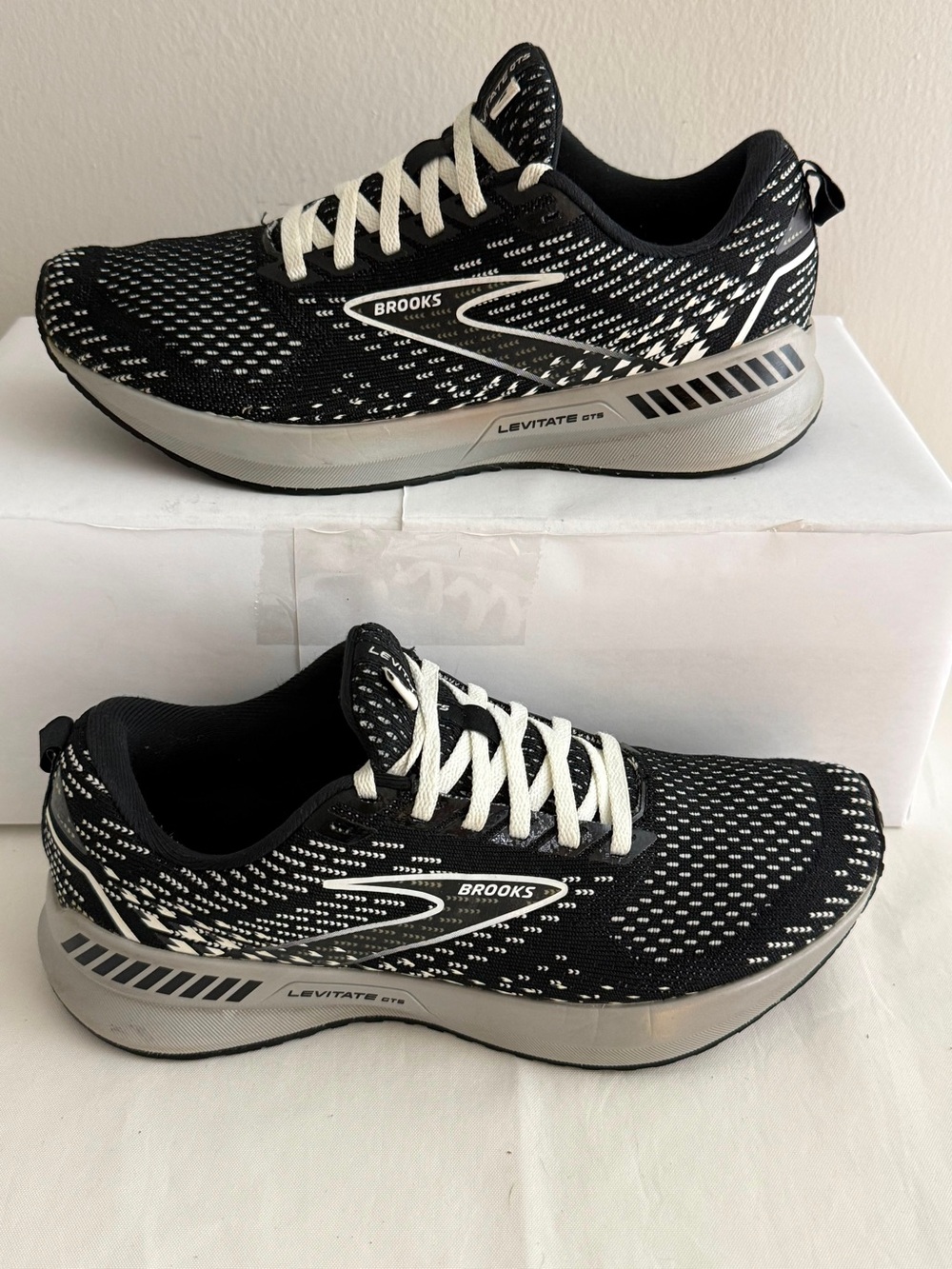 Brooks Levitate GTS Black and White Running Shoes